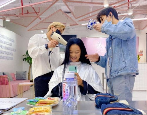 不受電商影響的理發店，為何一直在倒閉？網友 這都是自作自受